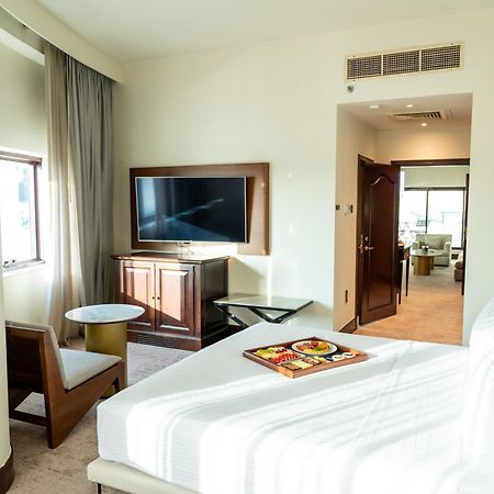 Majestic Cove Hotel - Formerly Le Meridien Fairway Dubai Eksteriør bilde