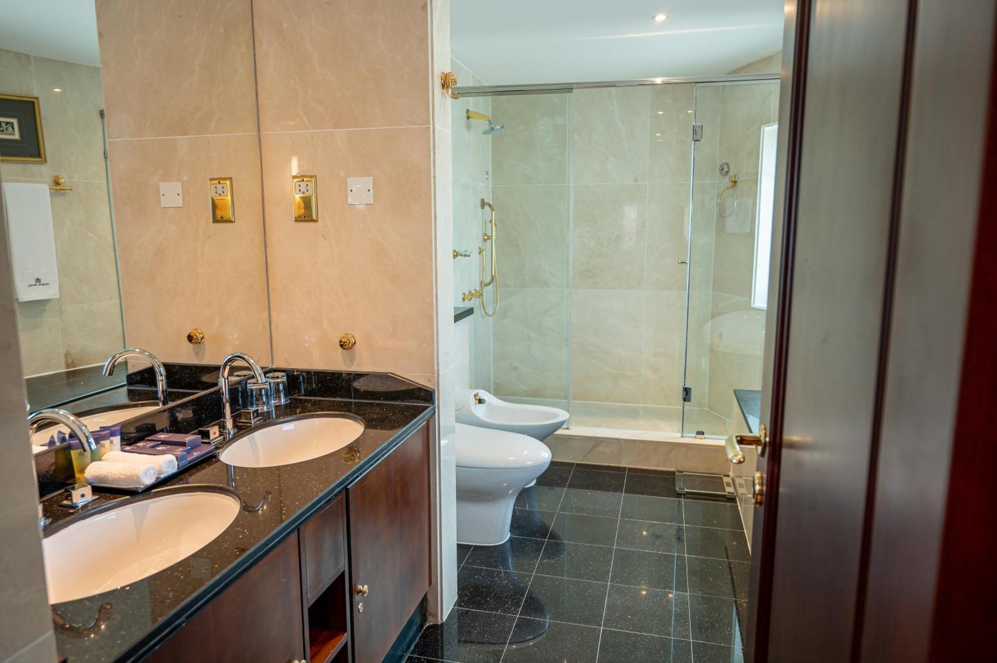 Majestic Cove Hotel - Formerly Le Meridien Fairway Dubai Eksteriør bilde