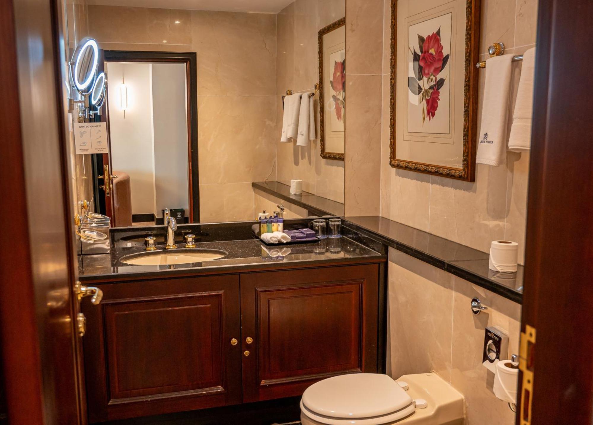 Majestic Cove Hotel - Formerly Le Meridien Fairway Dubai Eksteriør bilde